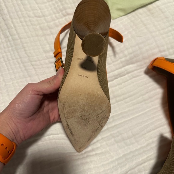 Burberry Brecon Canvas And Leather Point-toe Court Pumps 38 1/2 - Picture 4 of 9